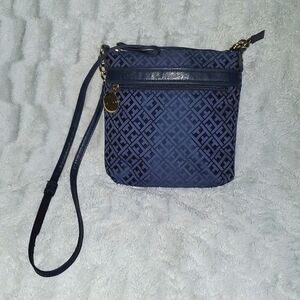 Tommy Hilfiger Signature Crossbody Bag